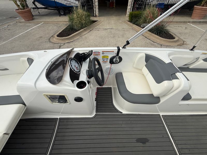 Boat Image 12