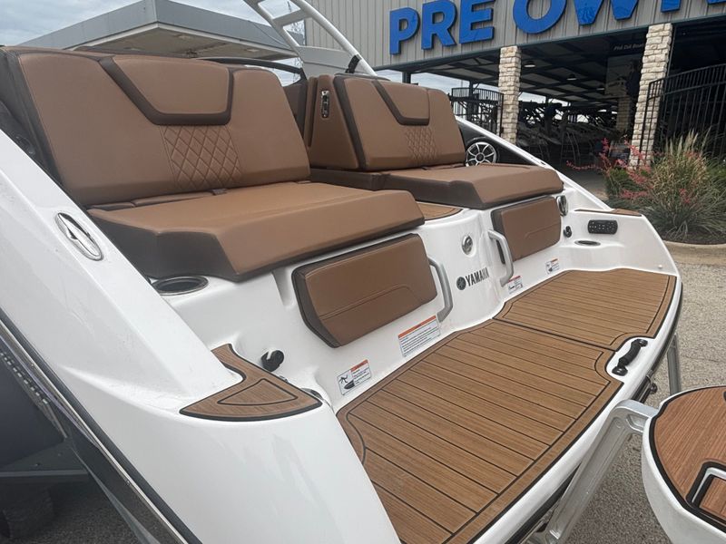 Boat Image 10