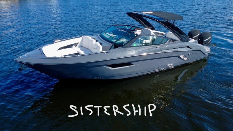 2021 Cruisers Yachts 338 South Beach