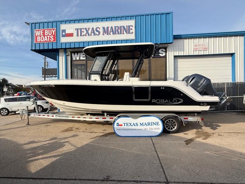 2021 Robalo 272 CC