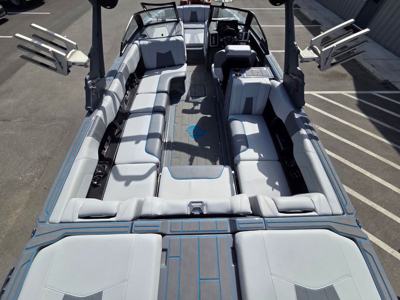 Boat Image 9