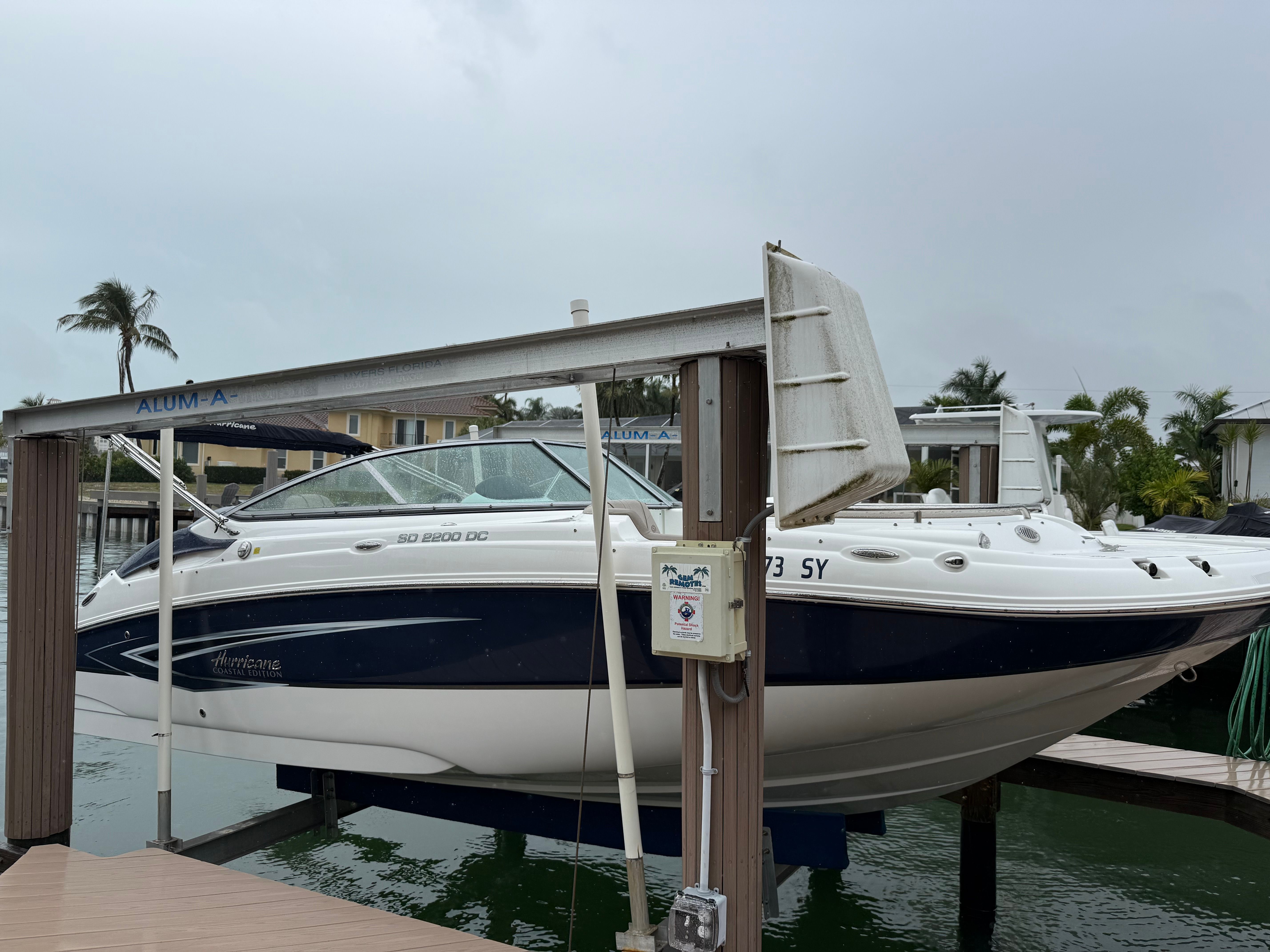 2021 Hurricane Sundeck 2200 DC OB