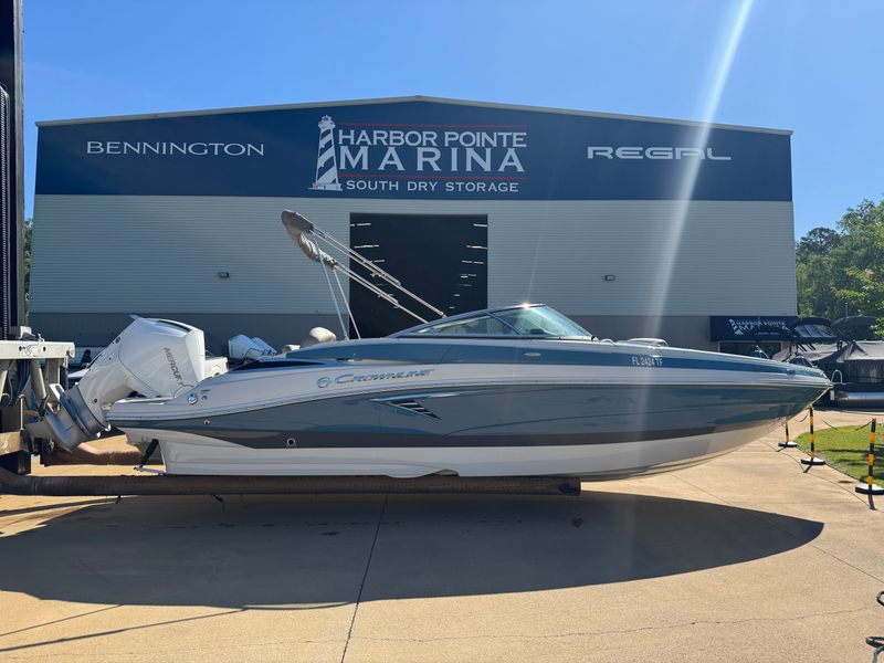 2022 Crownline 260 XSS