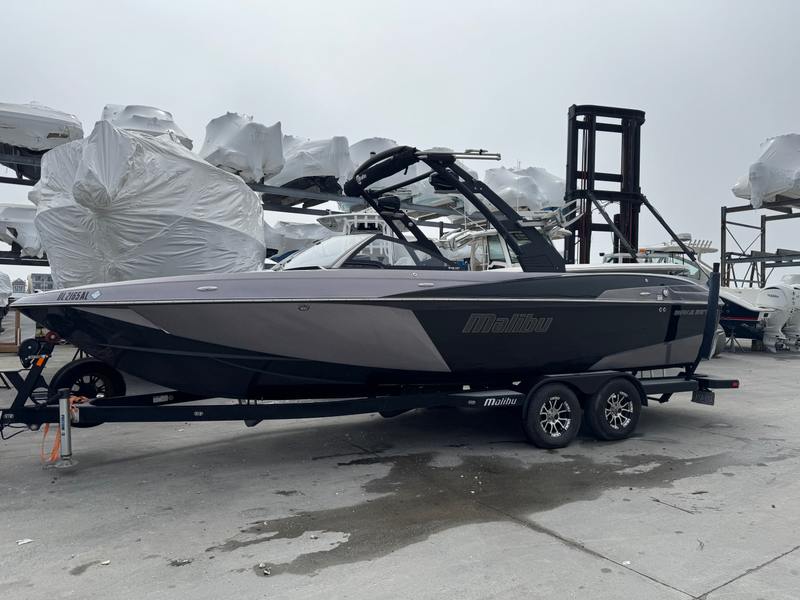 2017 Malibu Wakesetter 25 LSV